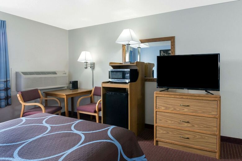 Hotel Super 8 By Wyndham Wisconsin Dells