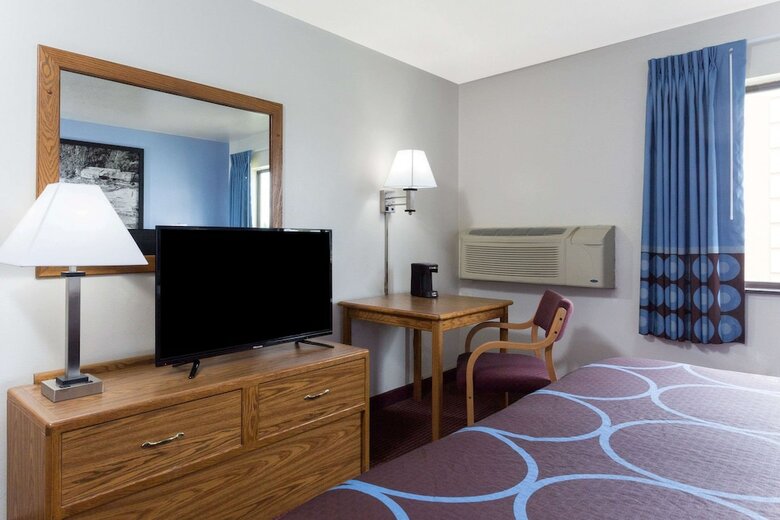 Hotel Super 8 By Wyndham Wisconsin Dells