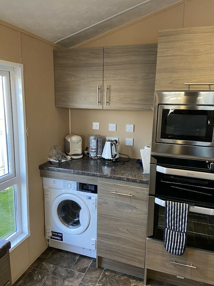 Villa Impeccable 2-bed Lodge In Whitley Bay