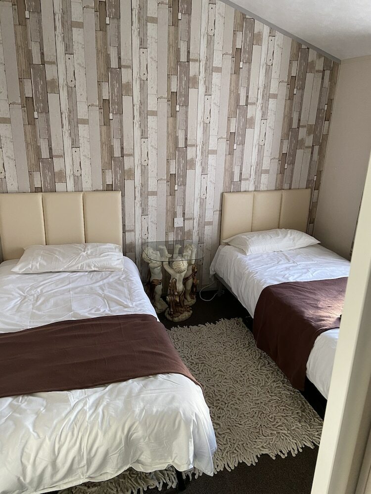 Villa Impeccable 2-bed Lodge In Whitley Bay