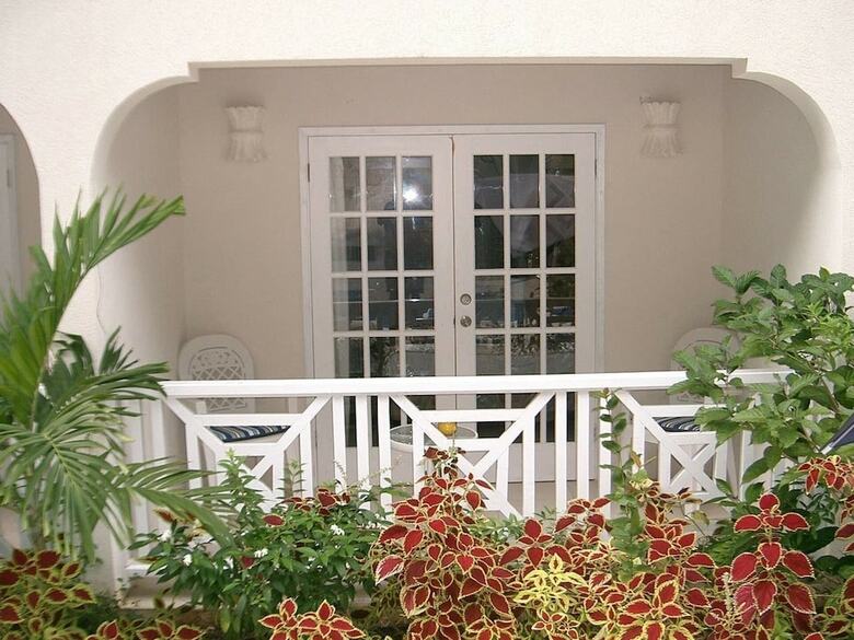 Mullins Villa/chrystal Heights Apartments Barbados