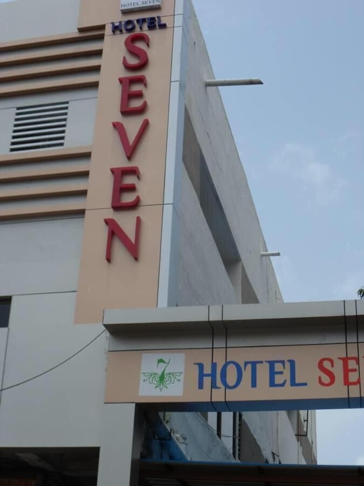 Hotel Seven