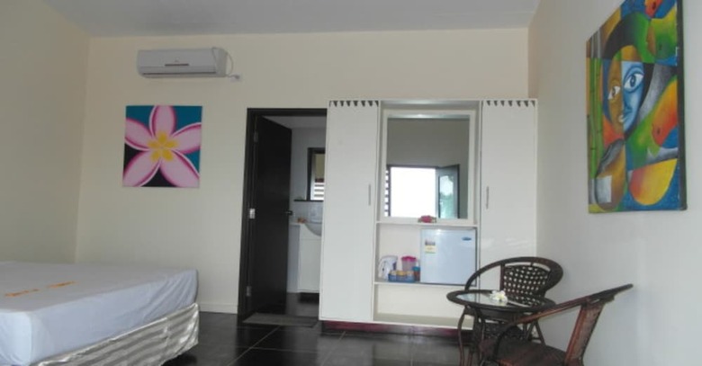 Hostal Funky Fish Beach & Surf Resort - Hostel