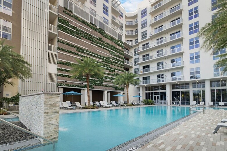 Biscayne Townhomes By Sextant