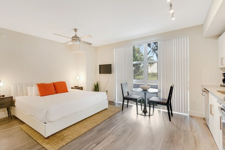 Biscayne Townhomes By Sextant