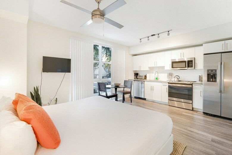 Biscayne Townhomes By Sextant