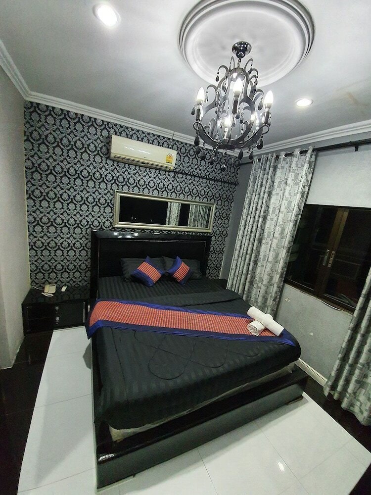 Hotel Royal Suites