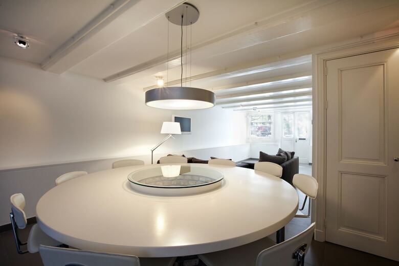 Charles Apartment