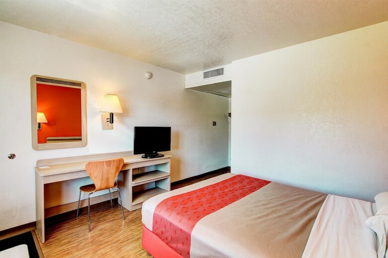 Motel 6 Denver, Co - Airport
