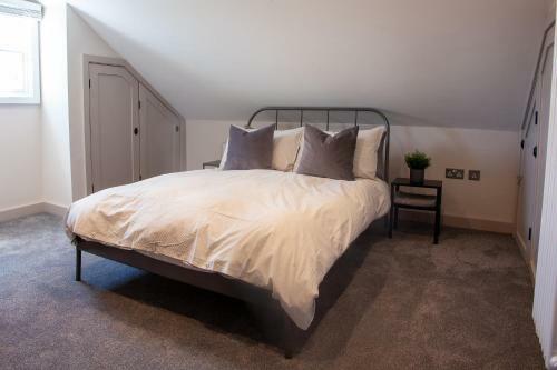 Oxford Street Grand Apartment