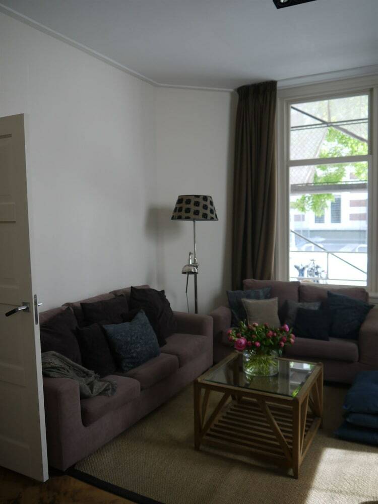 Group Apartment Museum Square