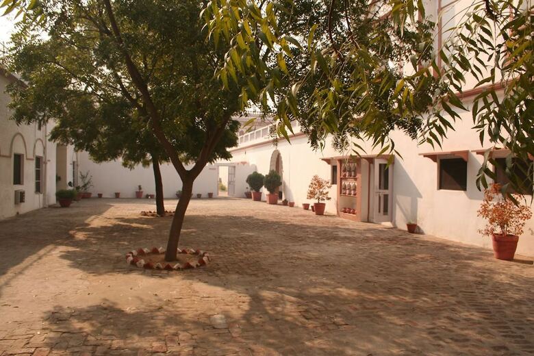 Hotel Aamod Mudfort Kuchesar