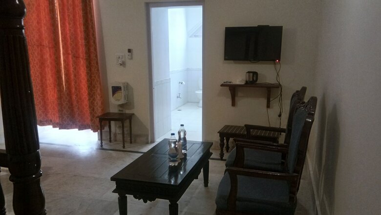 Hotel Aamod Mudfort Kuchesar