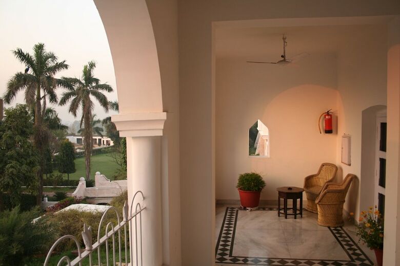 Hotel Aamod Mudfort Kuchesar