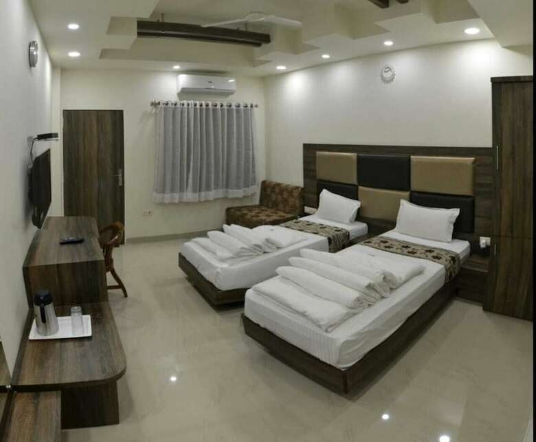 Hotel Smart Room By Shree Vatika