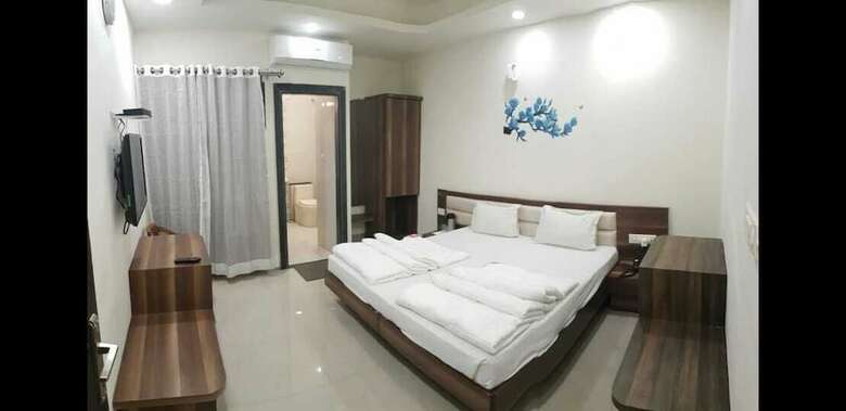 Hotel Smart Room By Shree Vatika
