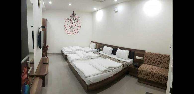 Hotel Smart Room By Shree Vatika