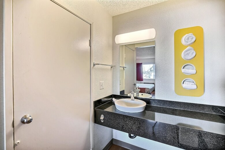 Motel 6 Oakland, Ca - Embarcadero