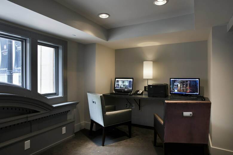Ambassador Hotel Kansas City, Autograph Collection