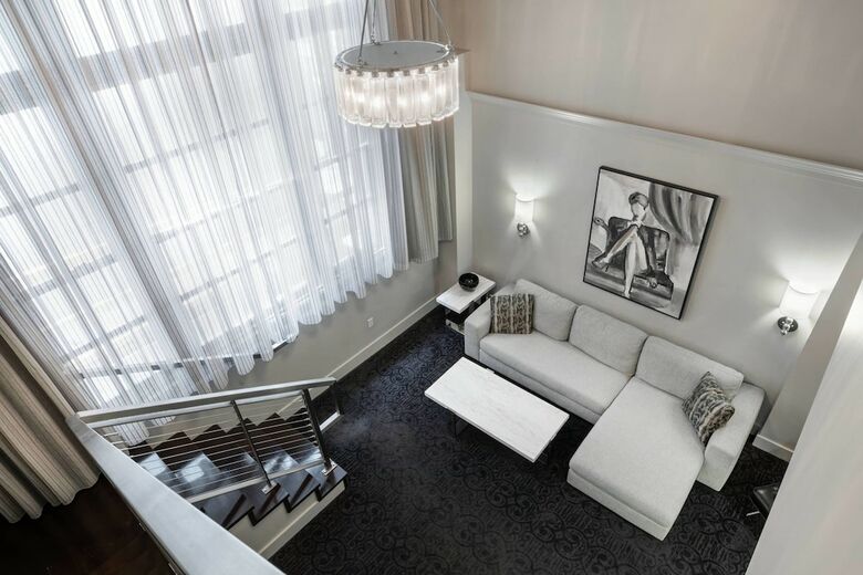 Ambassador Hotel Kansas City, Autograph Collection