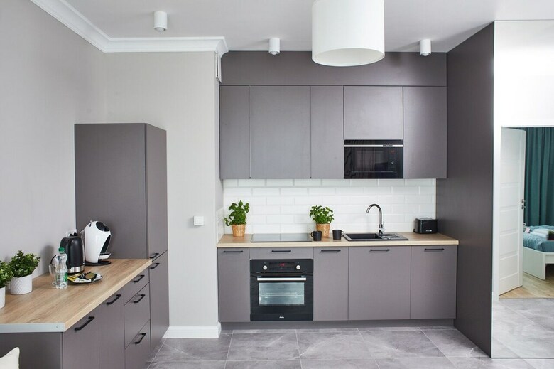 Metro Imielin 9th Floor Apartment