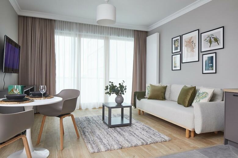 Metro Imielin 9th Floor Apartment