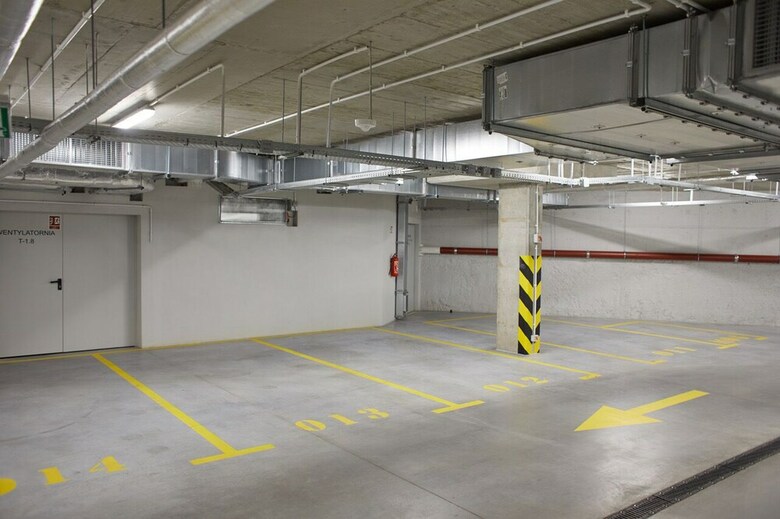 Metro Imielin 9th Floor Apartment