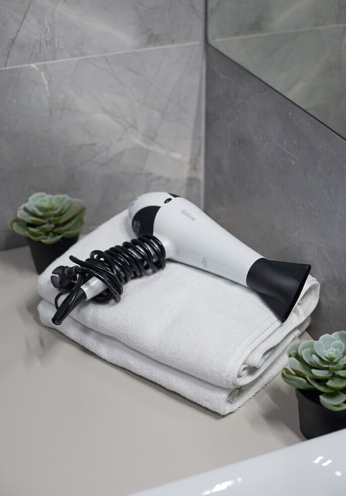 Metro Imielin 9th Floor Apartment