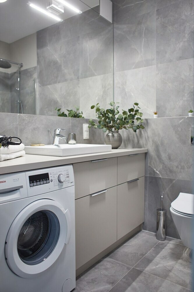 Metro Imielin 9th Floor Apartment