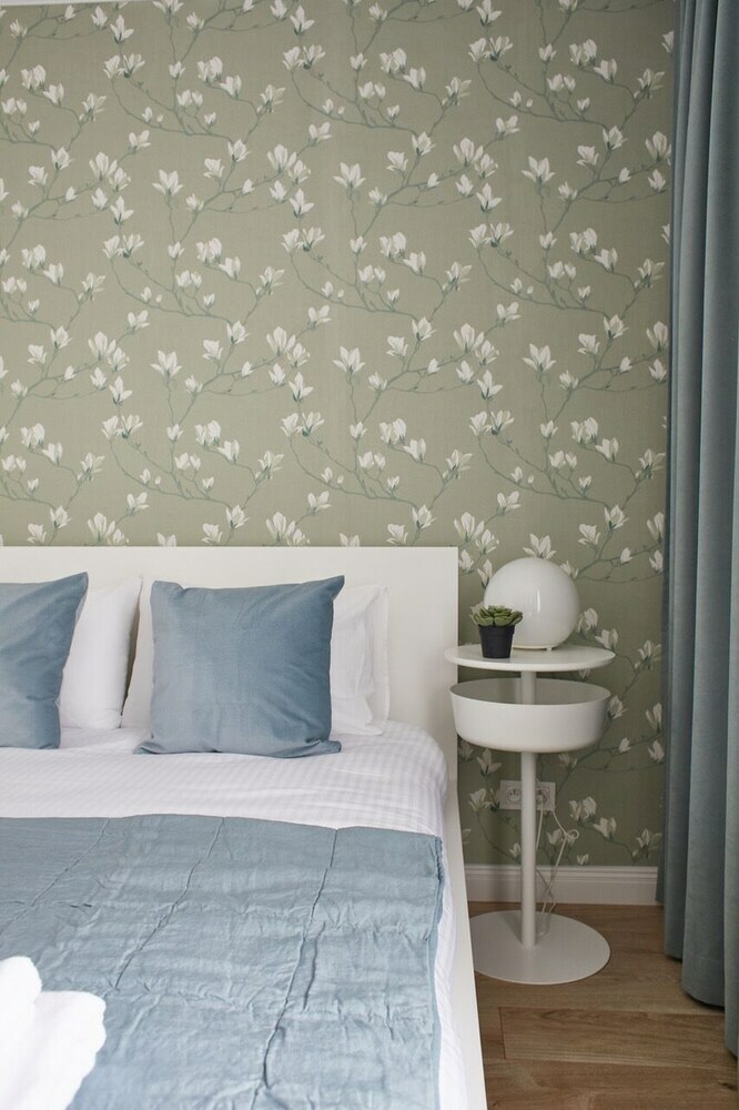 Metro Imielin 9th Floor Apartment