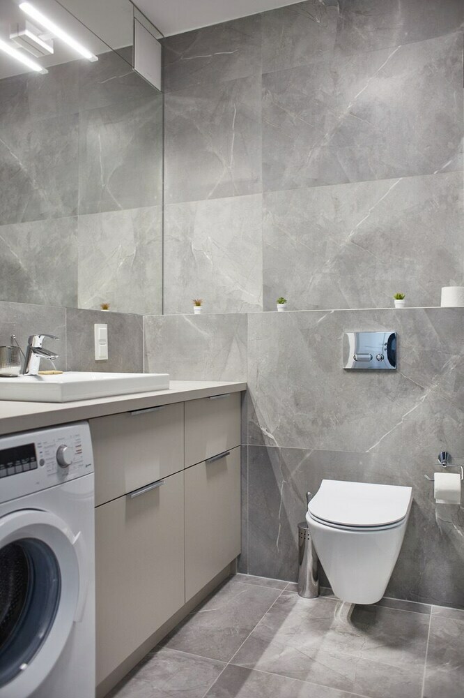 Metro Imielin 9th Floor Apartment