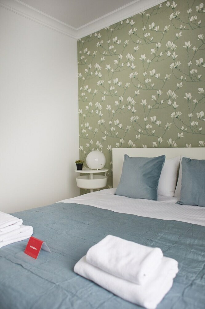 Metro Imielin 9th Floor Apartment