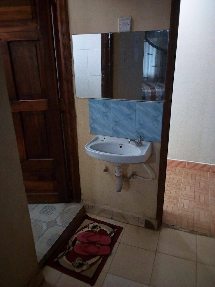 Hotel Waso Central Emporium Lodge