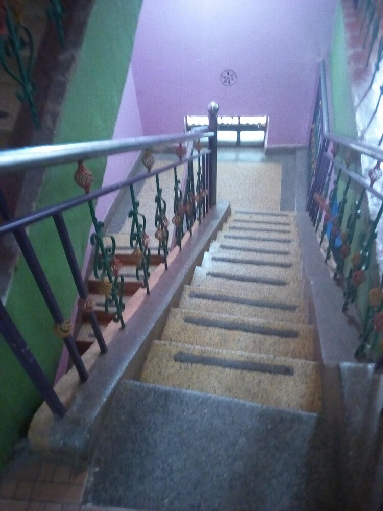 Hotel Waso Central Emporium Lodge