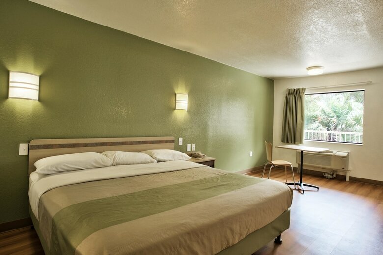 Motel 6 Tallahassee, Fl - Downtown