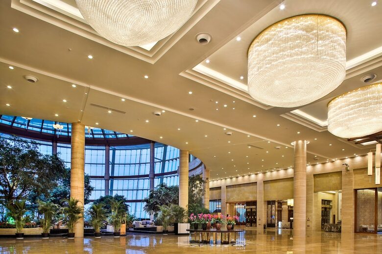 Hotel Intercontinental Sancha Lake