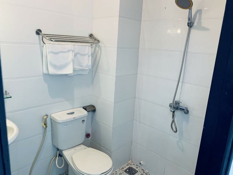 Oyo 1054 Rong Vang Hotel