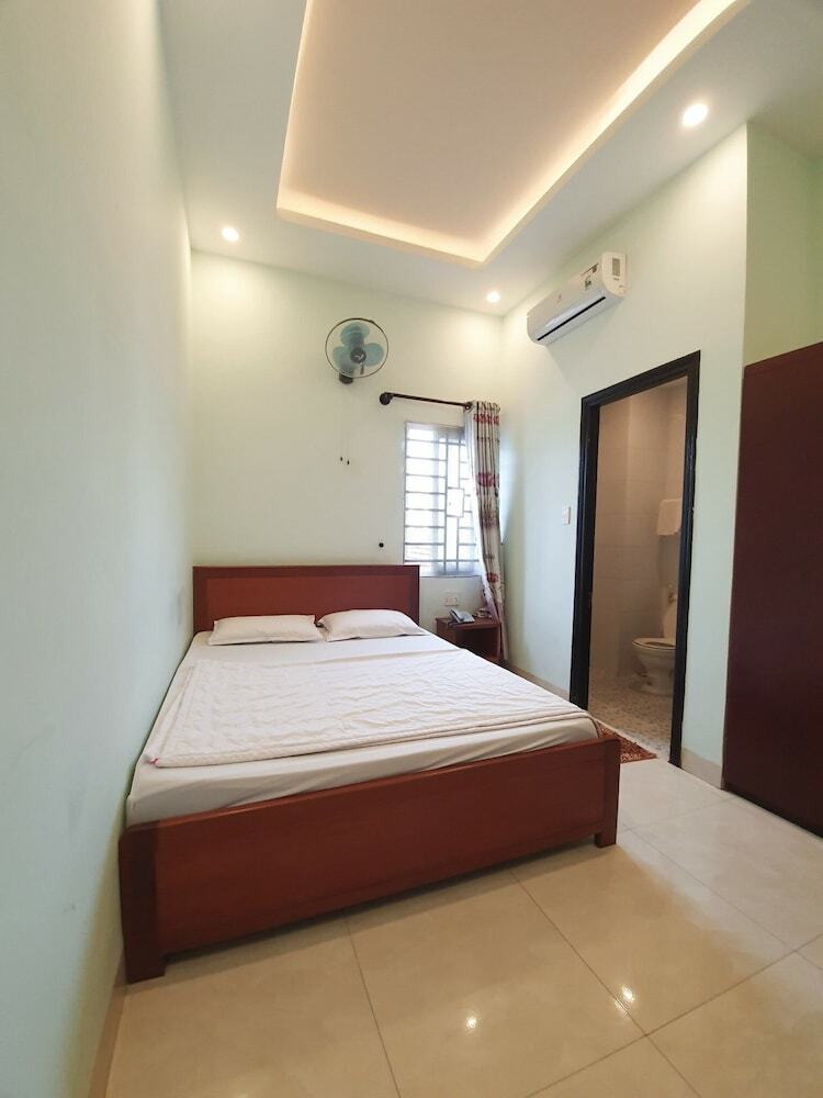 Oyo 1054 Rong Vang Hotel