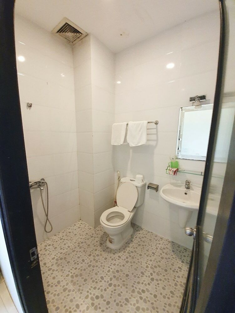 Oyo 1054 Rong Vang Hotel