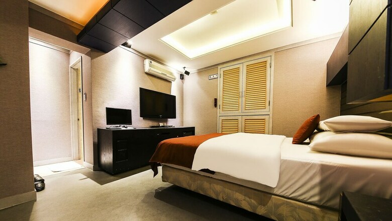 Hotel On