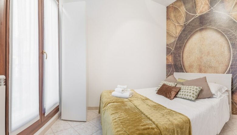 Venice Grand Canal Style Apartment