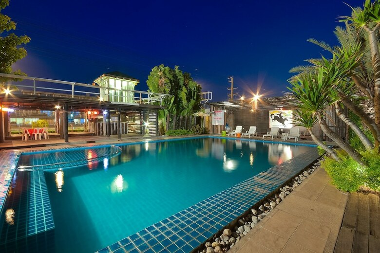 Season Palace Huahin Hotel