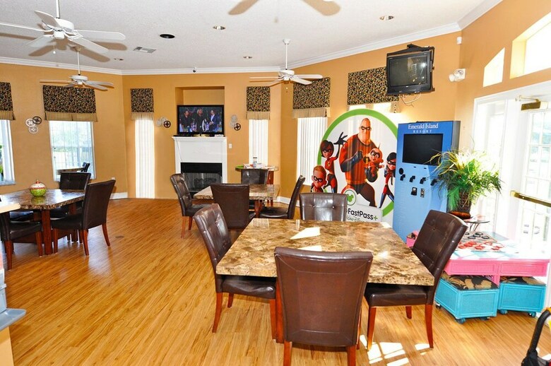 Nice 4bd Pool Hm, Emerald Island Resort-8403skc
