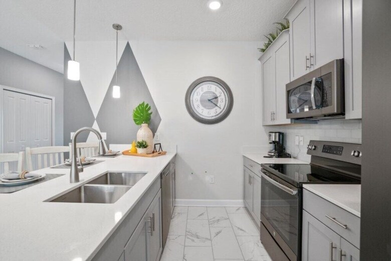 Champions Gate 266 - Five Bedroom Townhome With Splash Pool
