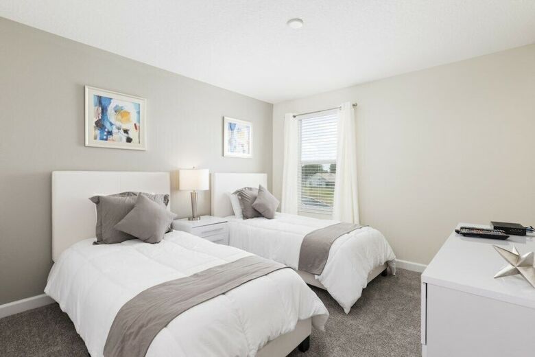 Champions Gate 1668 - Six Bedroom Pool Home
