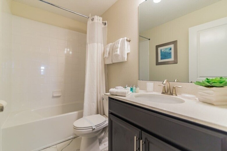 Champions Gate 1620 - Eight Bedroom Pool Home