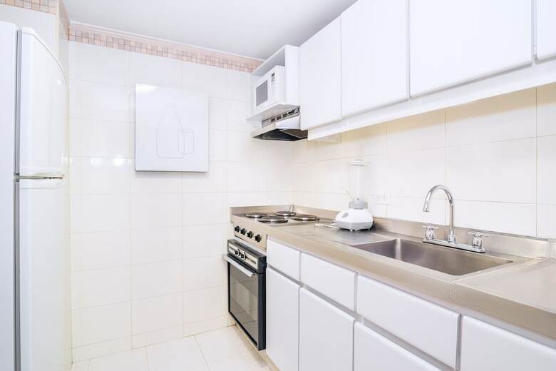 Aparthotel Lloyd's Apartasuites Parque 93