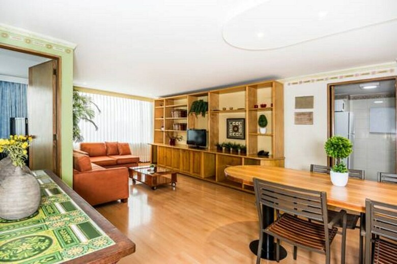 Aparthotel Lloyd's Apartasuites Parque 93
