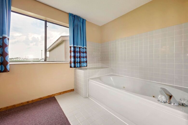 Hotel Super 8 By Wyndham Chariton