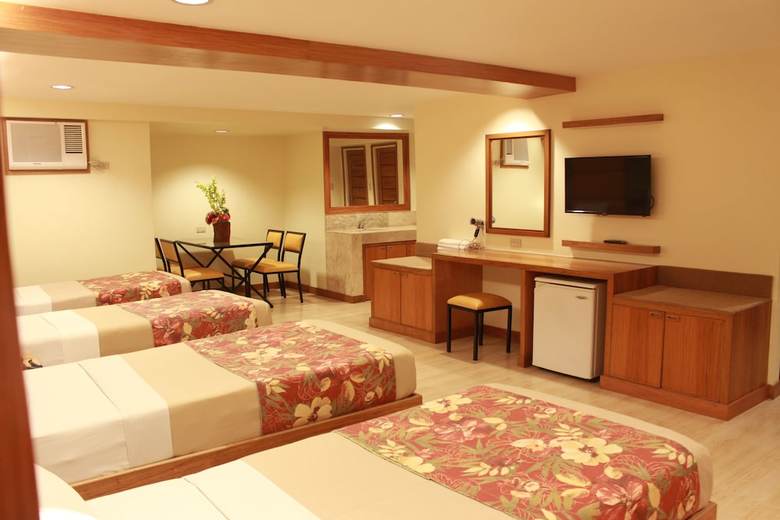 Pinoy Pamilya Hotel